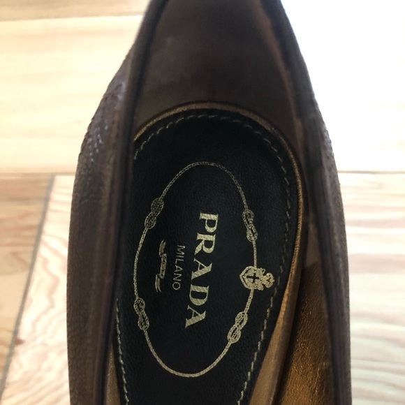 PRADA - Picture 2 of 6